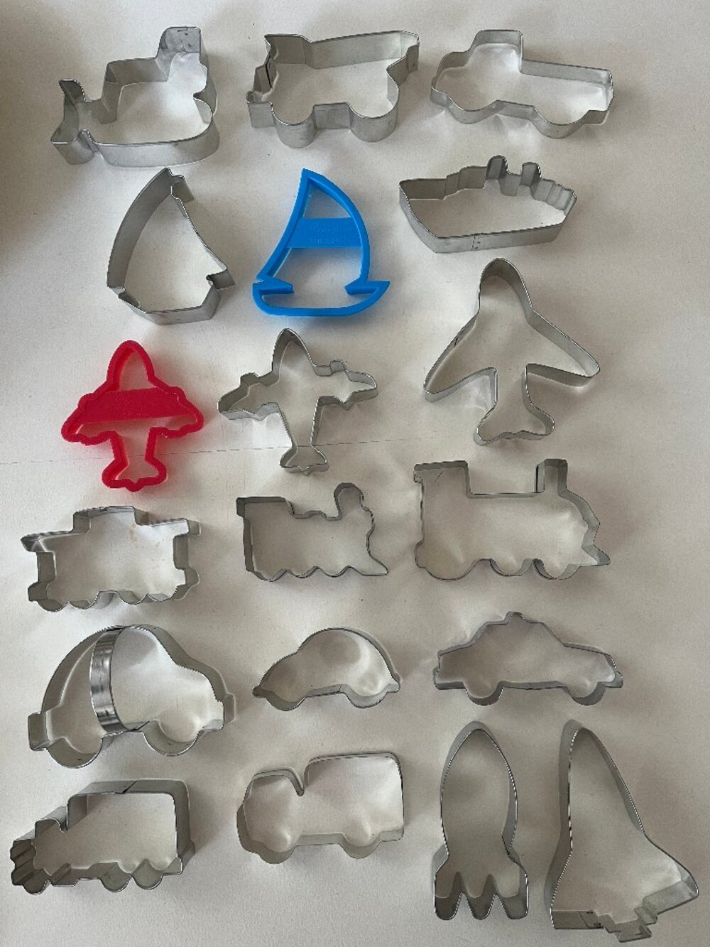 Trains Planes Cars! Transportation-Themed Cookie Cutters, Set of 19